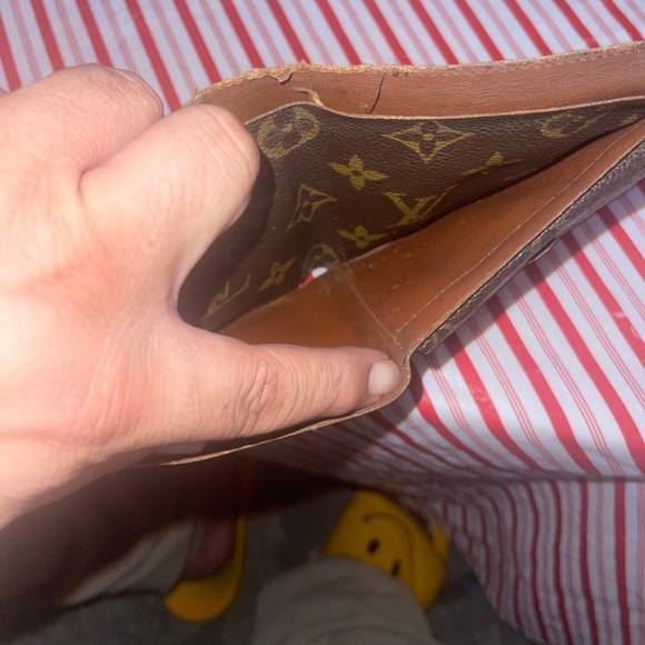 Vintage Louis Vuitton Monogram bilfold wallet - Picture 7 of 13